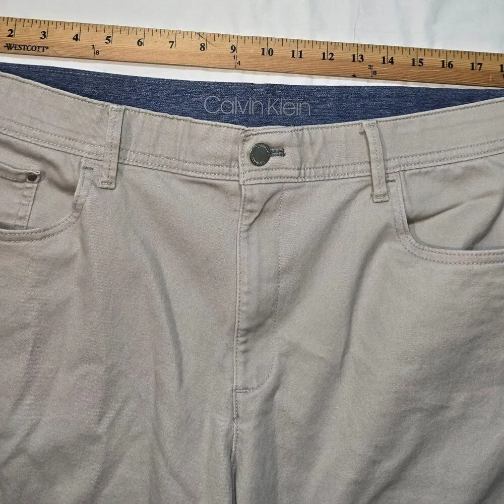 Calvin Klein Size 38x30 Men's Chino Pants - 98